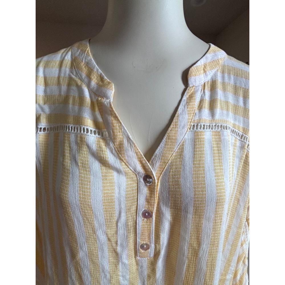 Adrienne‎ Vittadini Women 1X Yellow White Striped Rayon Henley Blouse VW31191X